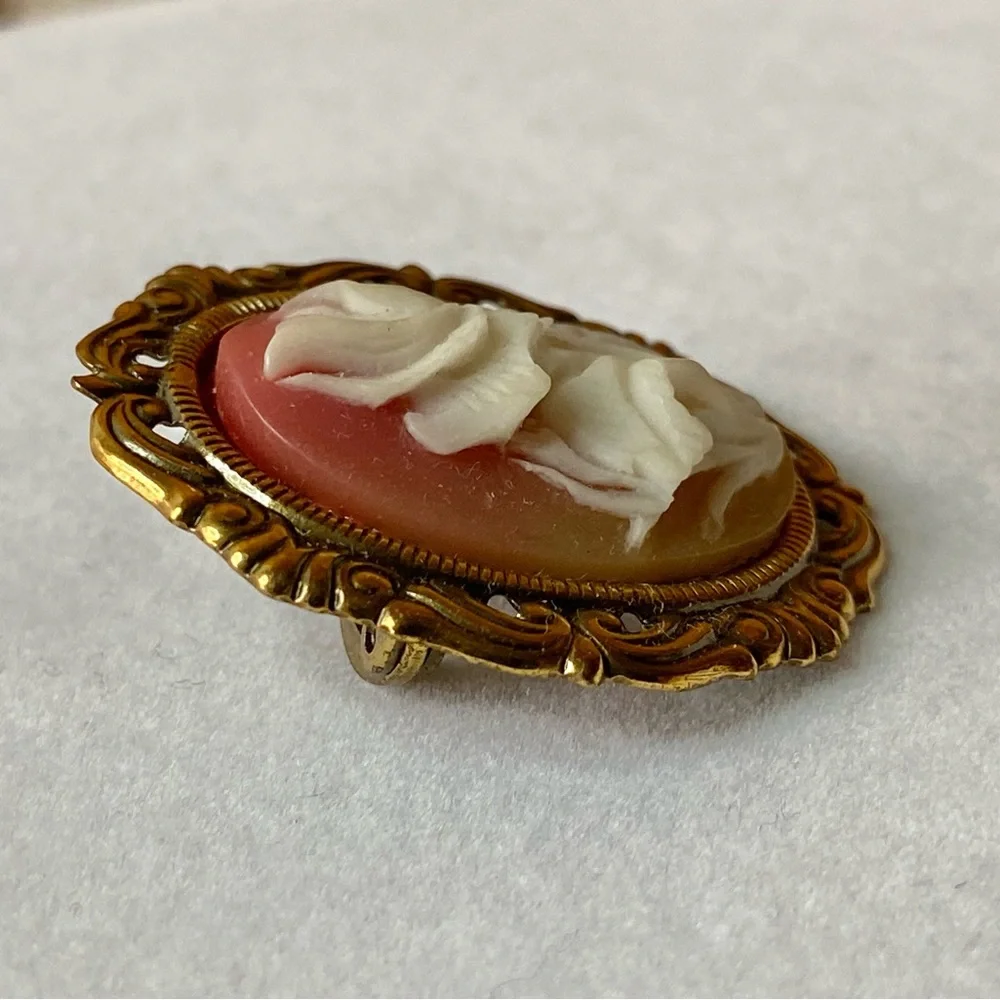 Vintage Rose Cameo